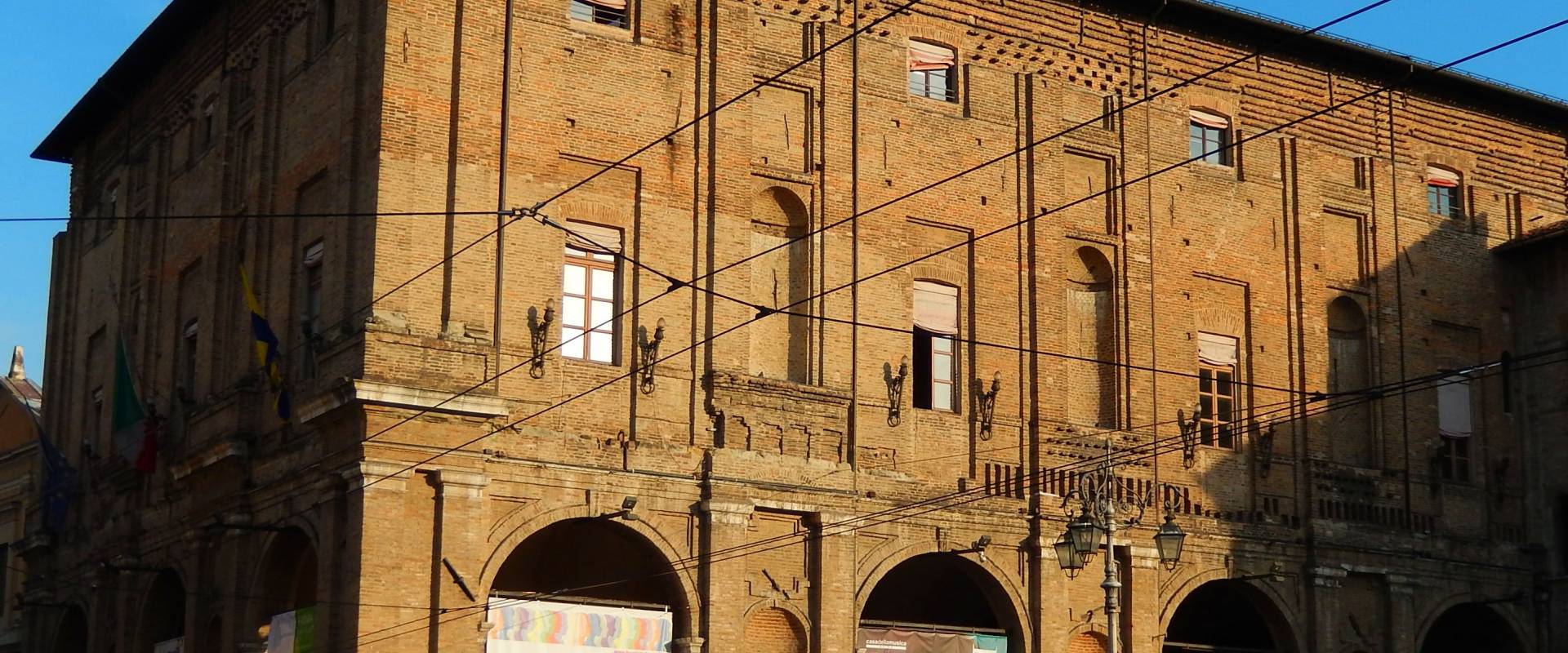 Palazzo del Comune di Parma 02 foto di Luca Fornasari